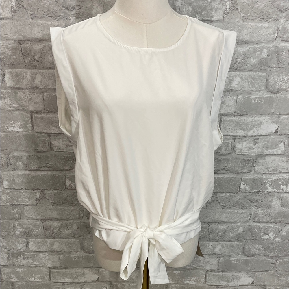 Emery Rose Chic White Tie-Front Blouse